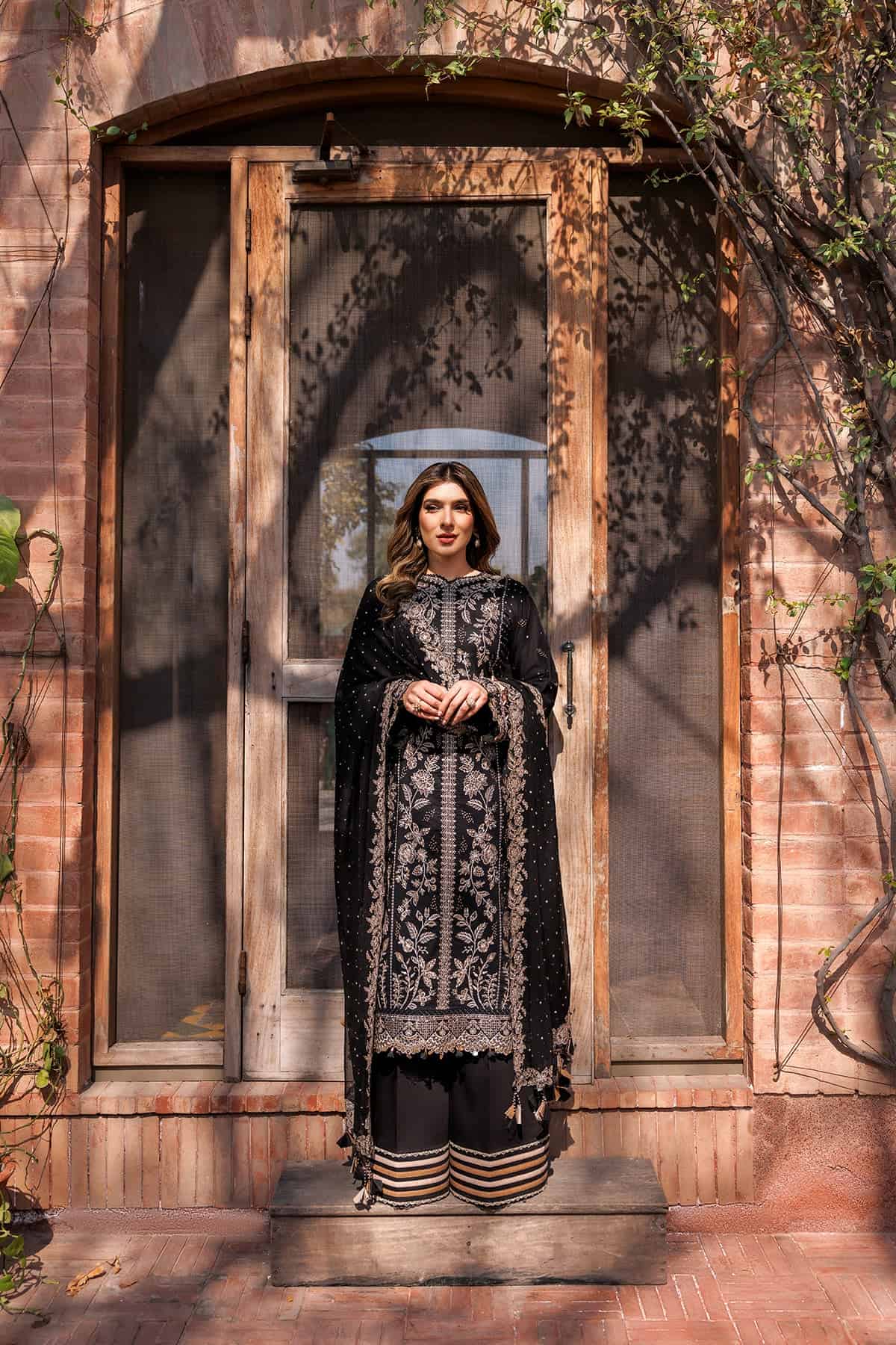 Kaavish Festive Lawn by Farasha | RAVEN AURA - Image 2