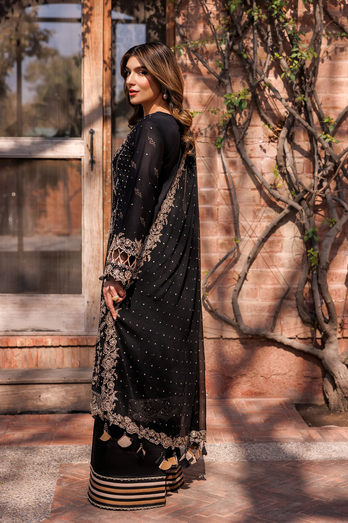 Kaavish Festive Lawn by Farasha | RAVEN AURA - Image 4