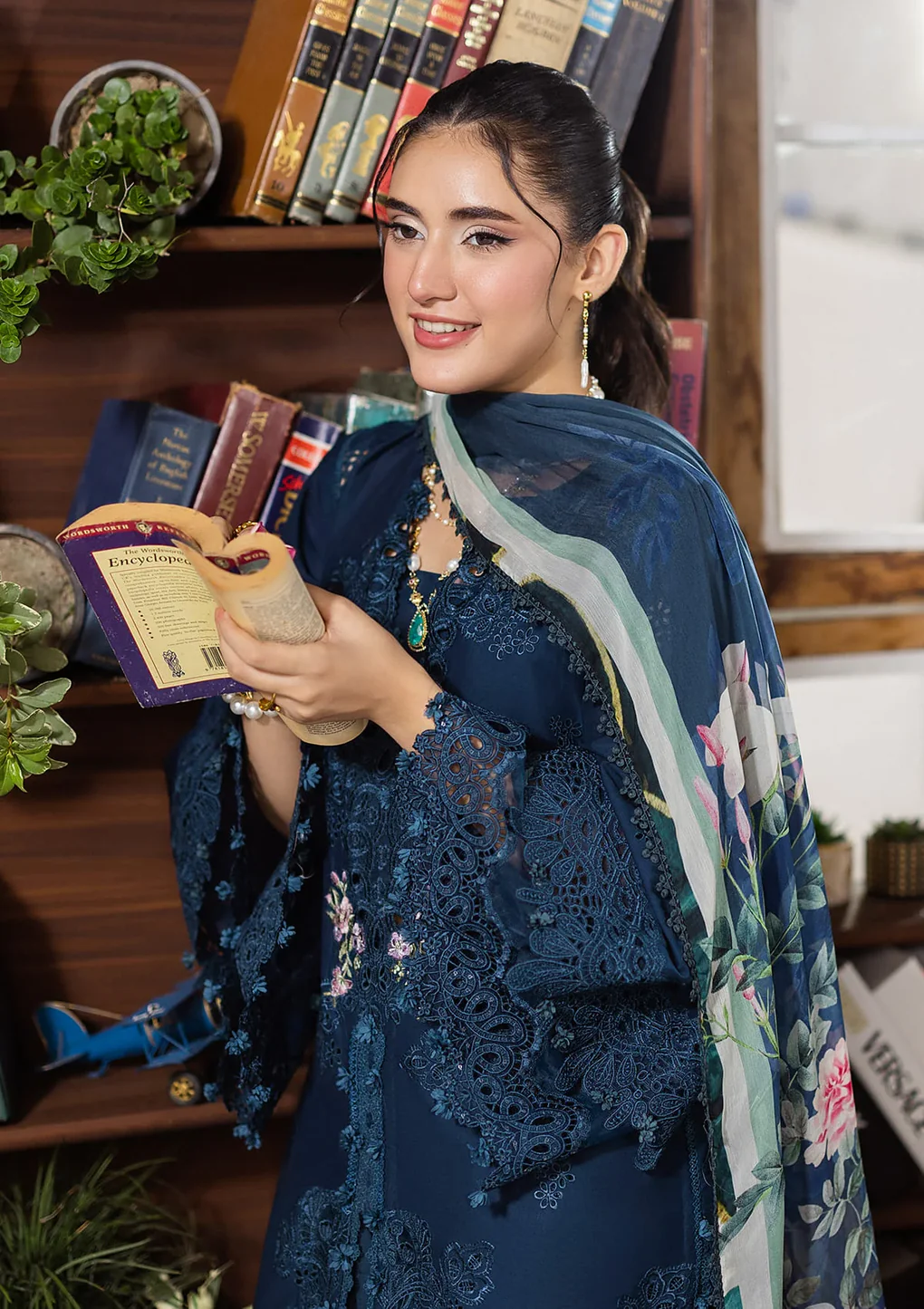Elaf Chikankari With Chiffon EEC-4B Serenaire - Image 3