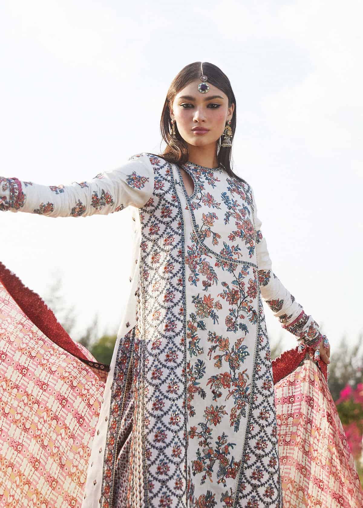 Hussain Rehar Luxury Lawn 2024 | ELARA (SS-5421) - Image 3