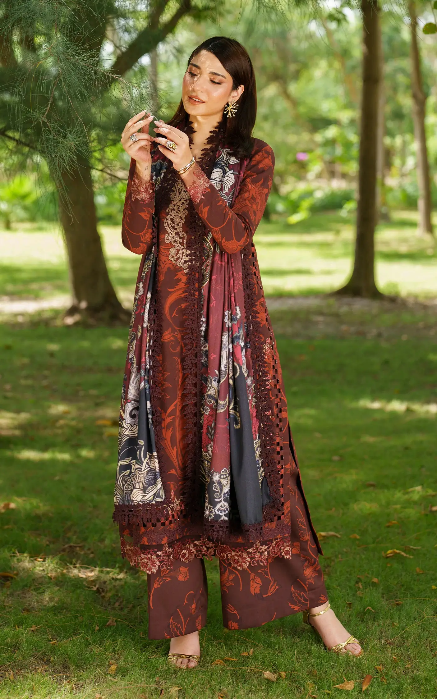 Asifa Nabeel Meraki Winter'25 || Crimson Chill - Image 3