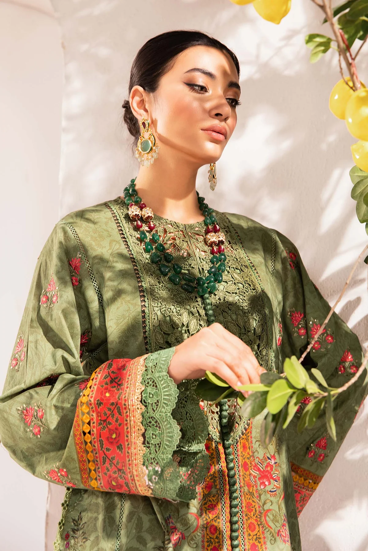 MARIA B M.Prints | Summer Lawn 2024 | Vol 2 | MPT-2206-A - Image 5