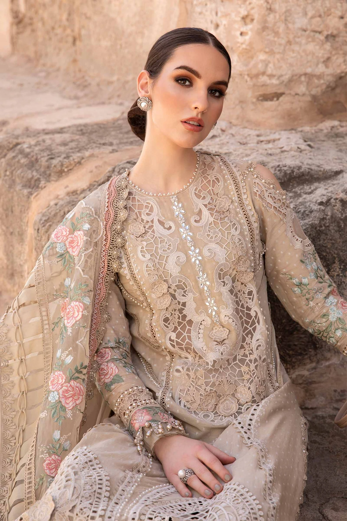 MARIA B Luxury Lawn 2024 | 10A - Image 6