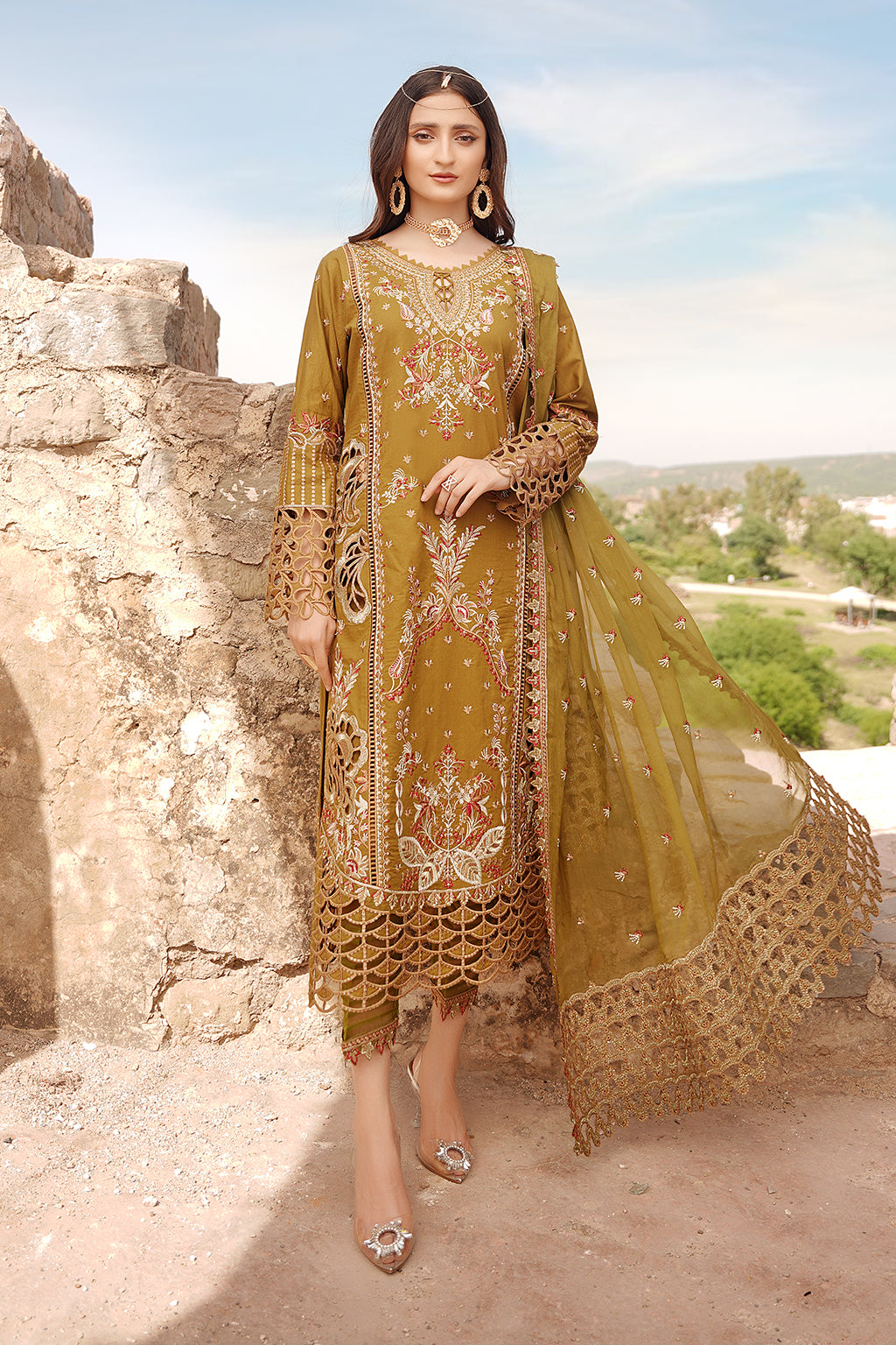 Bahaar Luxury Lawn' 24 | B-2013