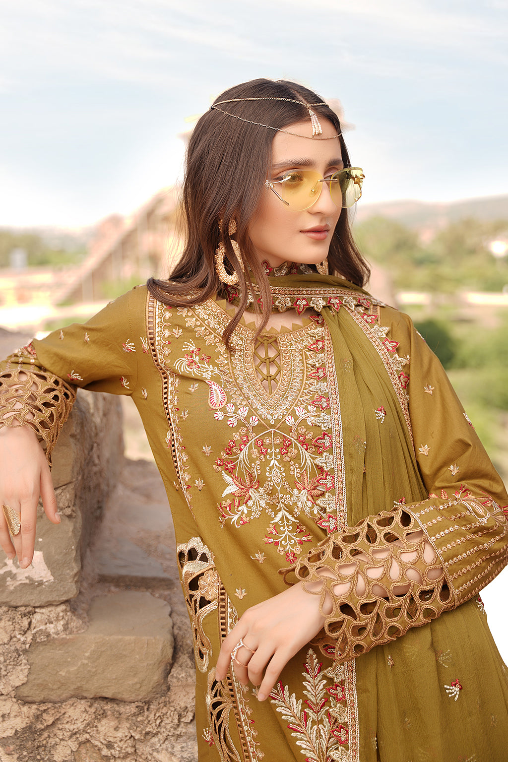 Bahaar Luxury Lawn' 24 | B-2013 - Image 6