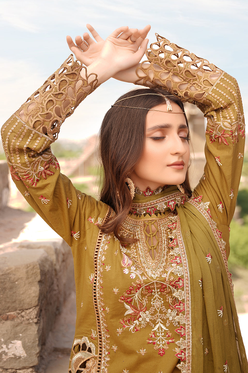 Bahaar Luxury Lawn' 24 | B-2013 - Image 3