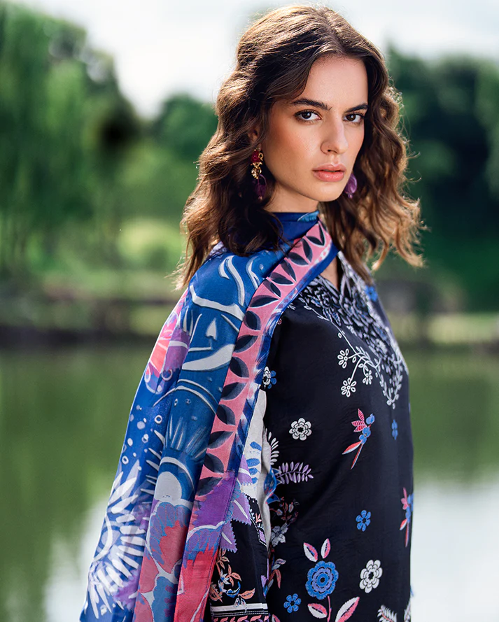 Roheenaz Garden veil Printed Lawn - BlackBerry Frost - Image 3