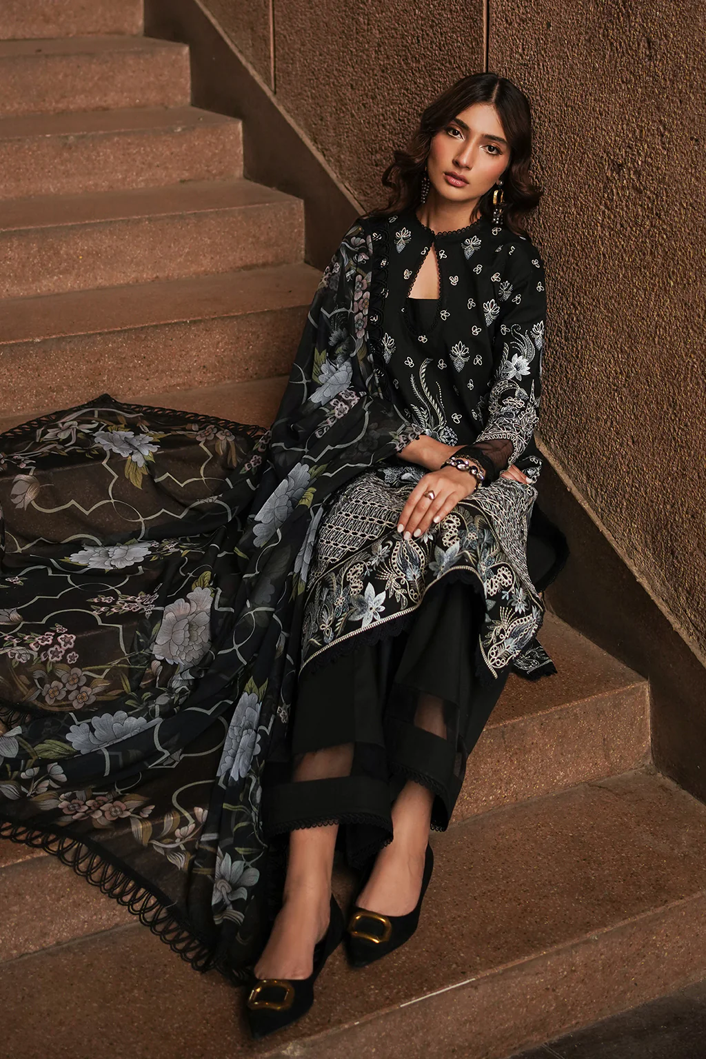 Chikankari Lawn '24 by Afrozeh | Caviar - Image 4