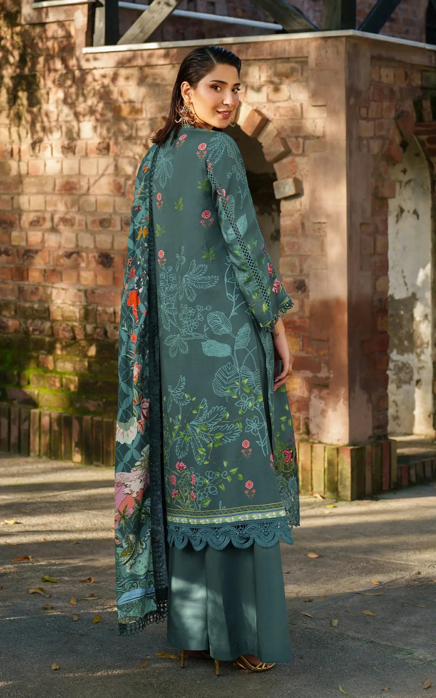 Asifa Nabeel Meraki Winter'25 || Frosted Petals - Image 5
