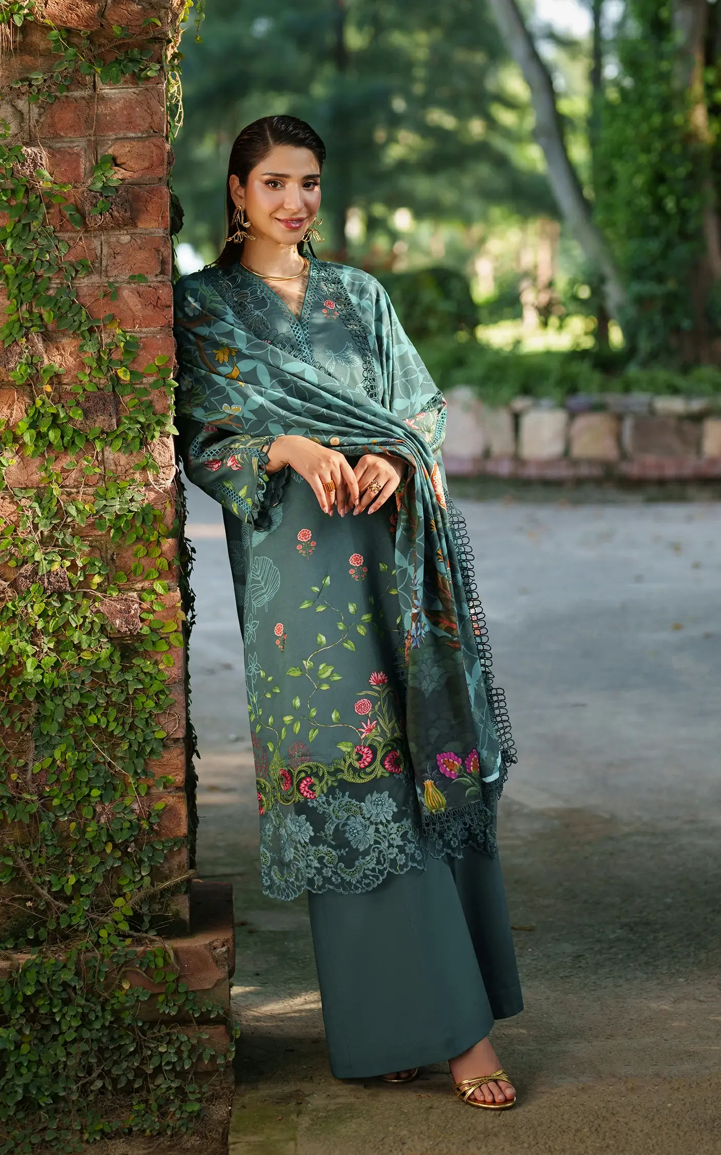 Asifa Nabeel Meraki Winter'25 || Frosted Petals - Image 3