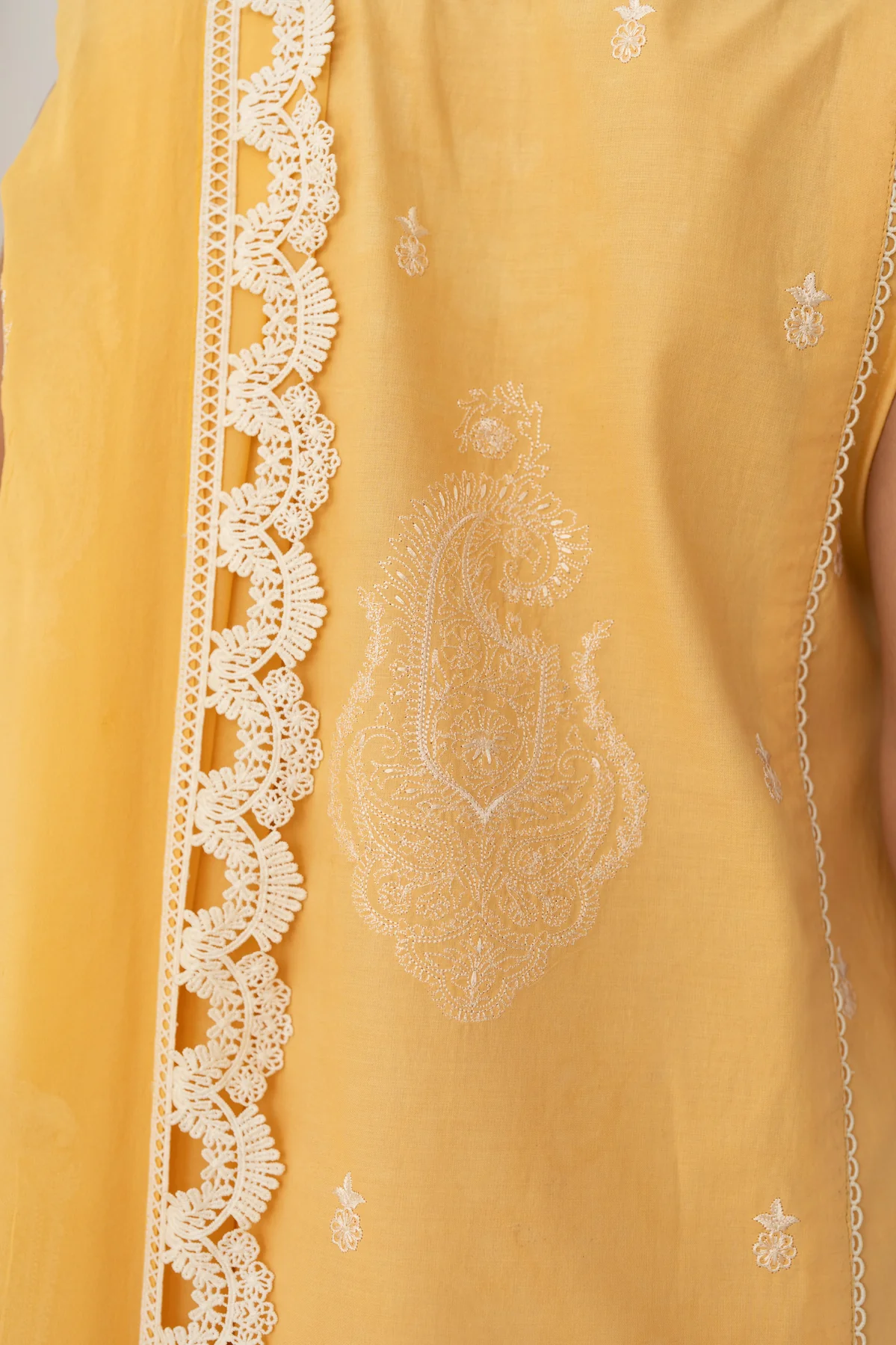 Zaib Festive Lawn | NEL-24621 - Image 3