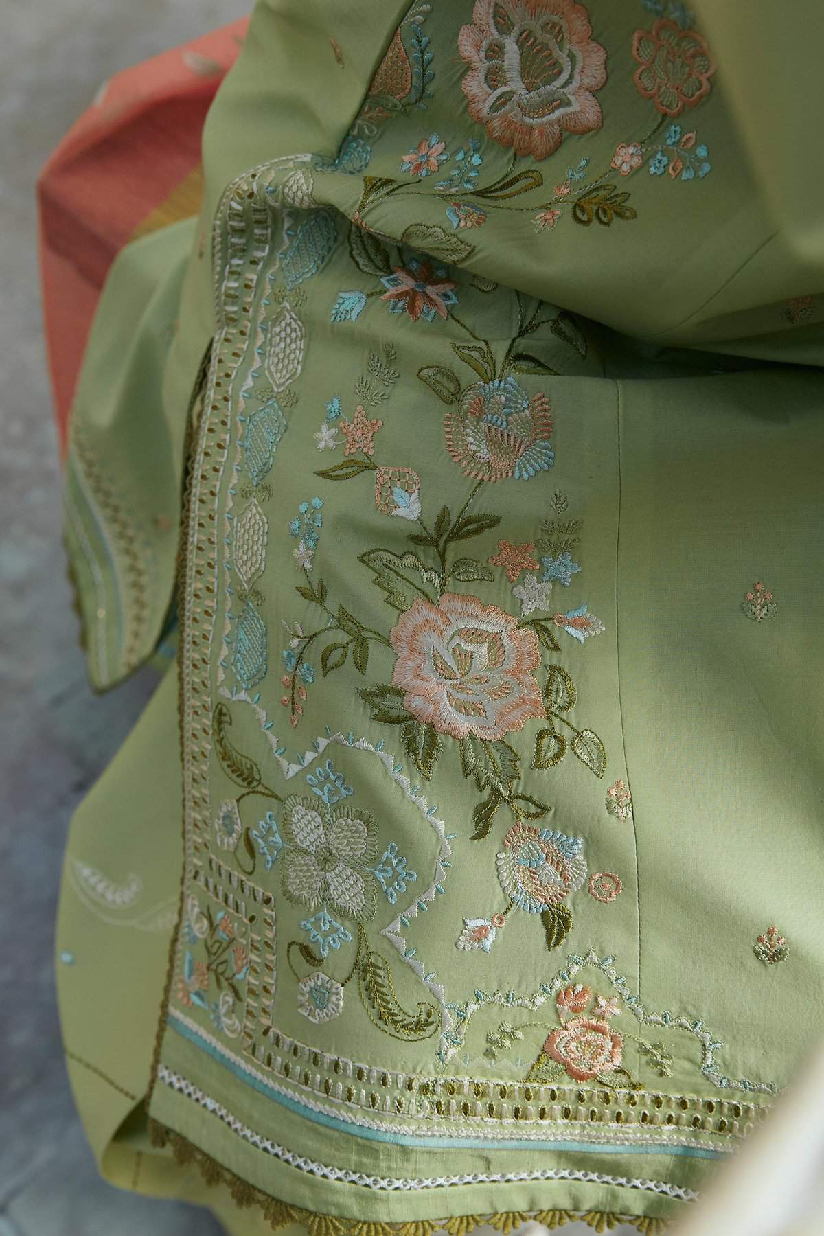 Coco Lawn by Zara Shahjahan 2024 | LAYLA - 5B - Image 4