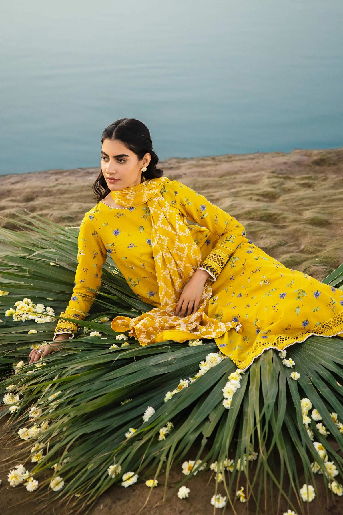 Maria.B M.Basics Embroidered Lawn 2024 | 401-B - Image 3
