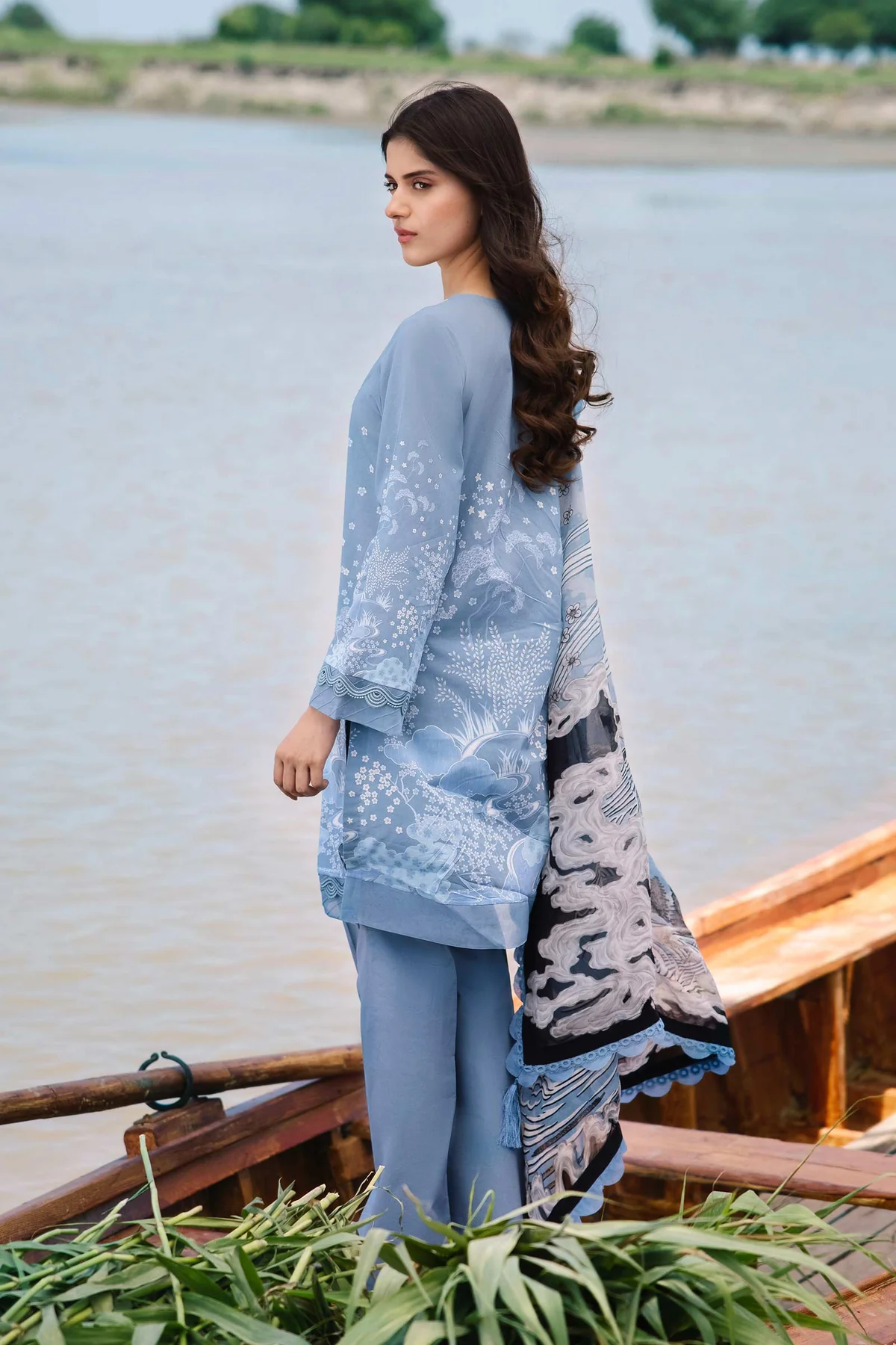 Maria.B M.Basics Embroidered Lawn 2024 | 403-A - Image 4