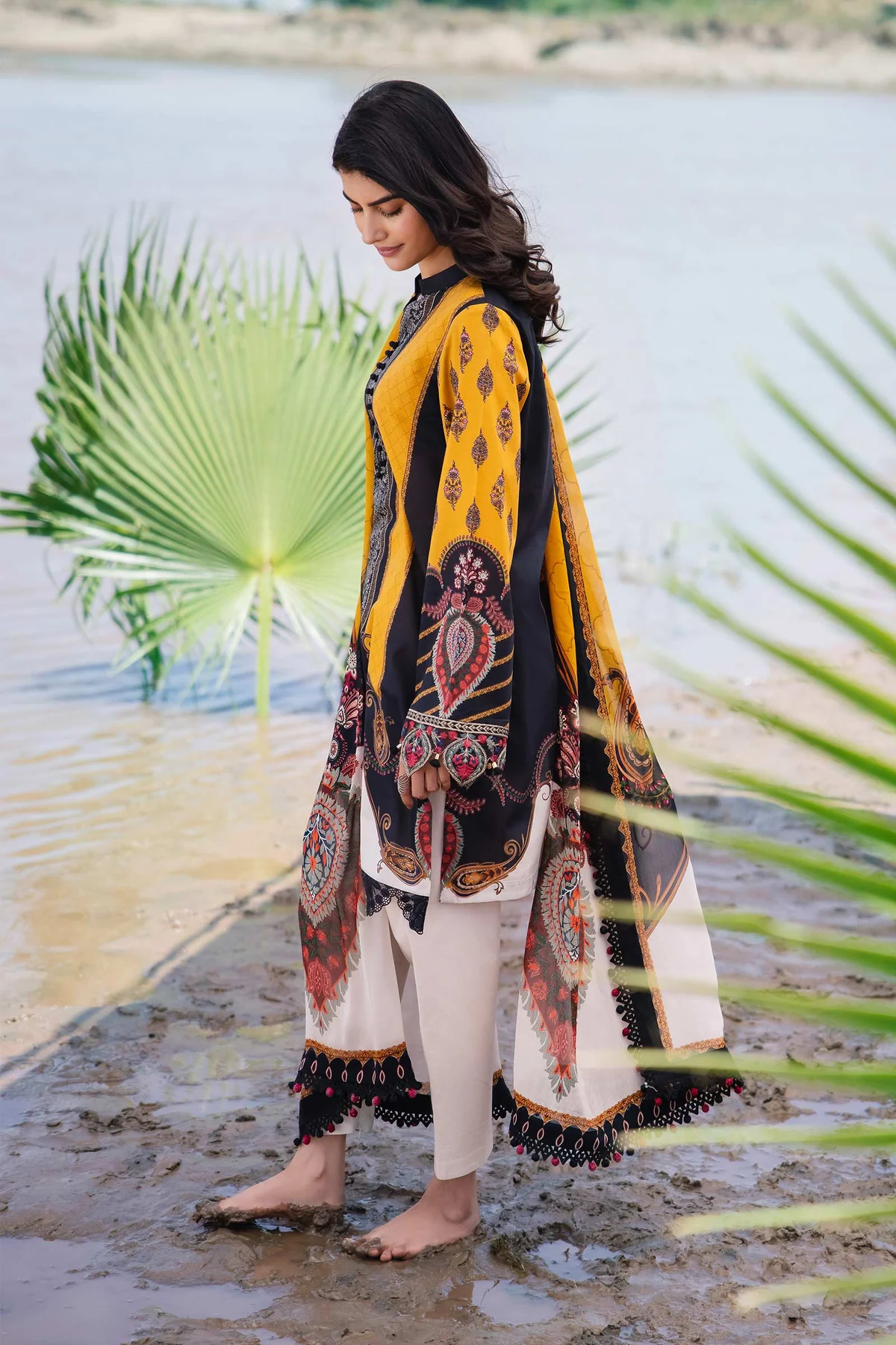 Maria.B M.Basics Embroidered Lawn 2024 | 407-B - Image 4