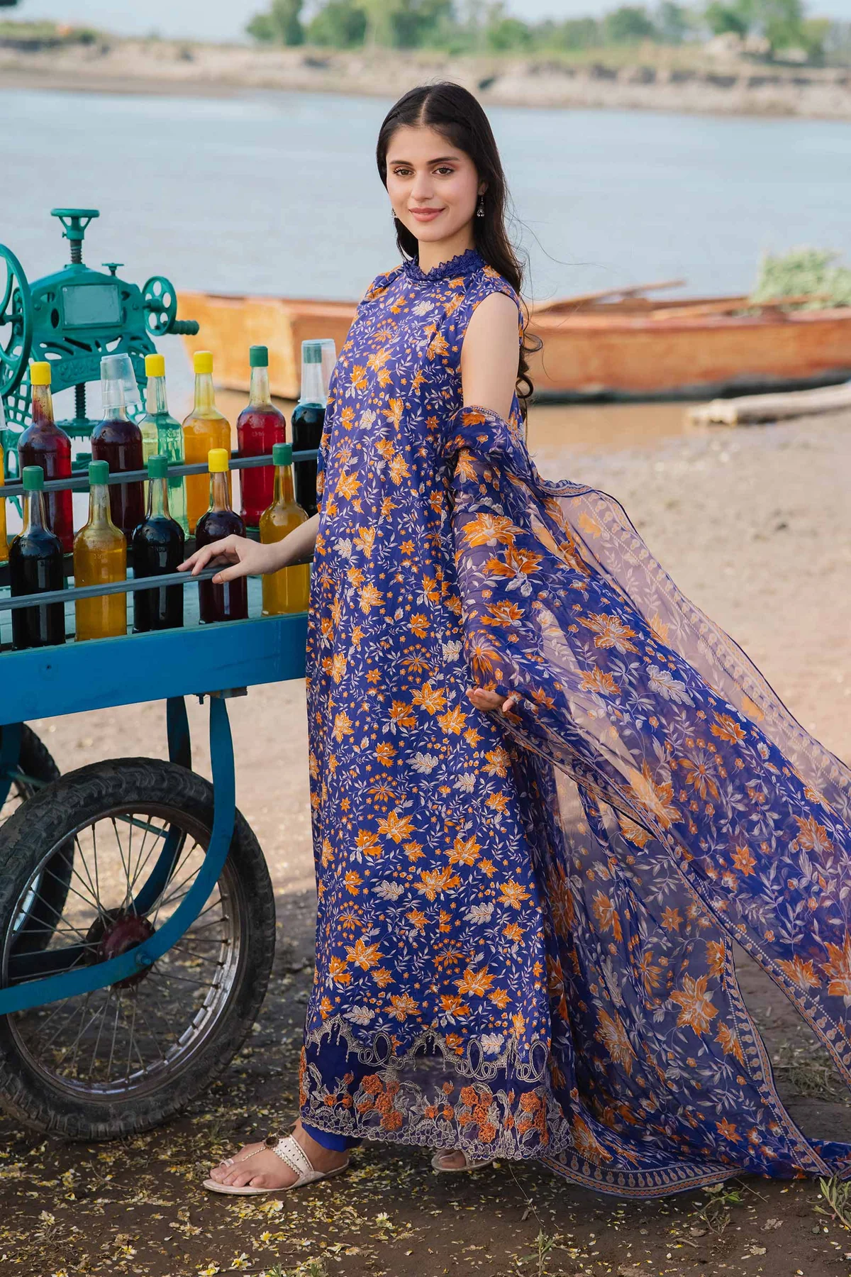 Maria.B M.Basics Embroidered Lawn 2024 | 409-B - Image 4
