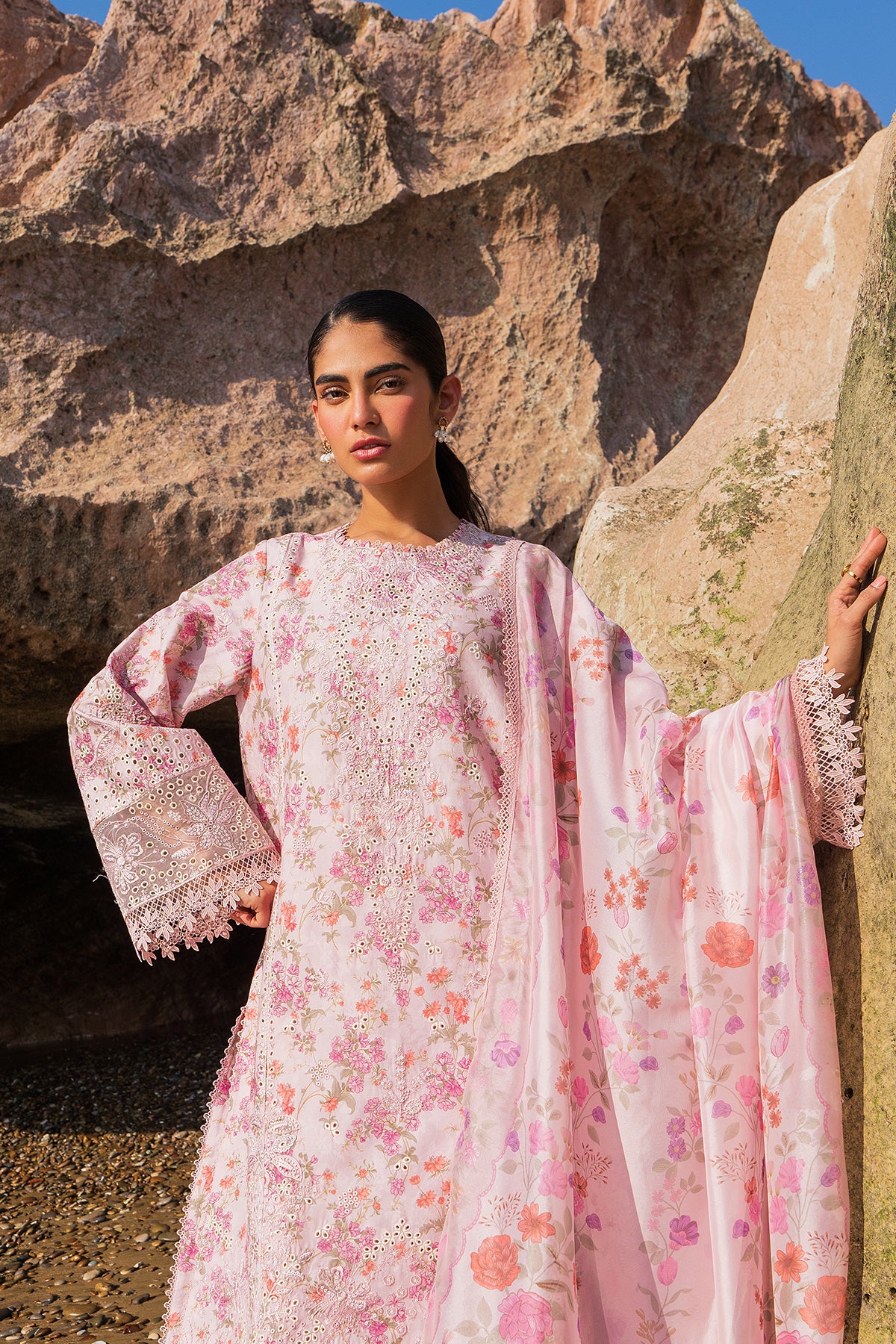 Endless Summer Lawn from Afrozeh | Zar - Image 4