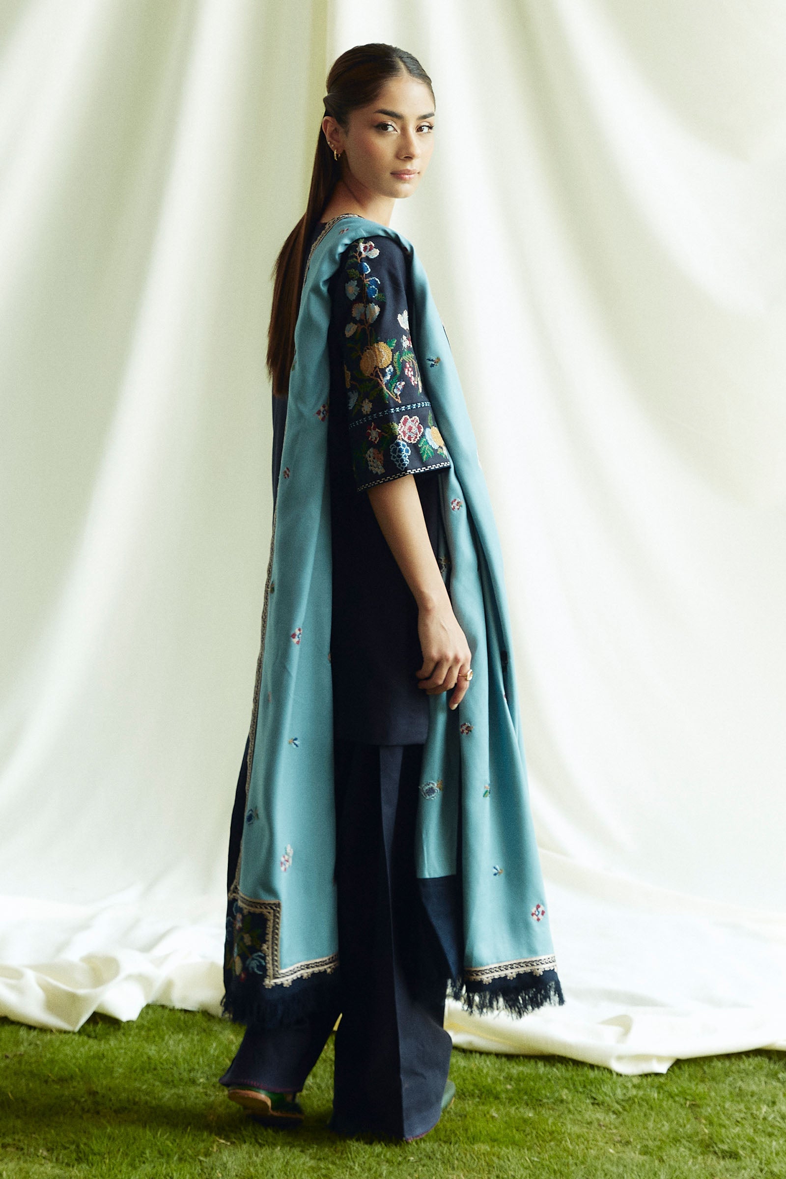 Coco Winter Unstitched by Zara Shahjahan | 7B - Image 2