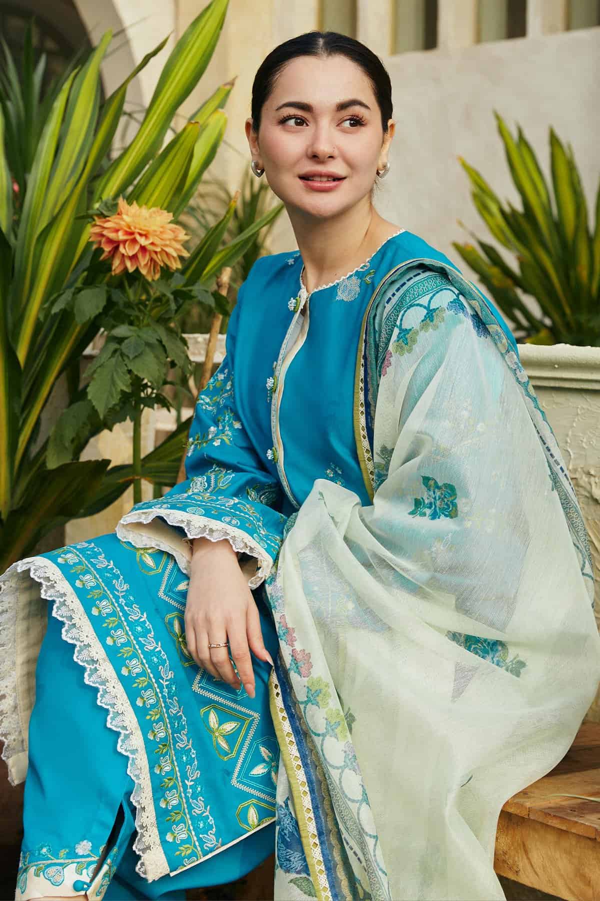 Coco Lawn by Zara Shahjahan 2024 | ZOYA - 8B - Image 2