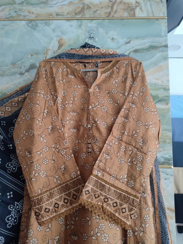 Alternative view of Riwayat Original Ready to Wear Pret Lawn || IQ - FS04