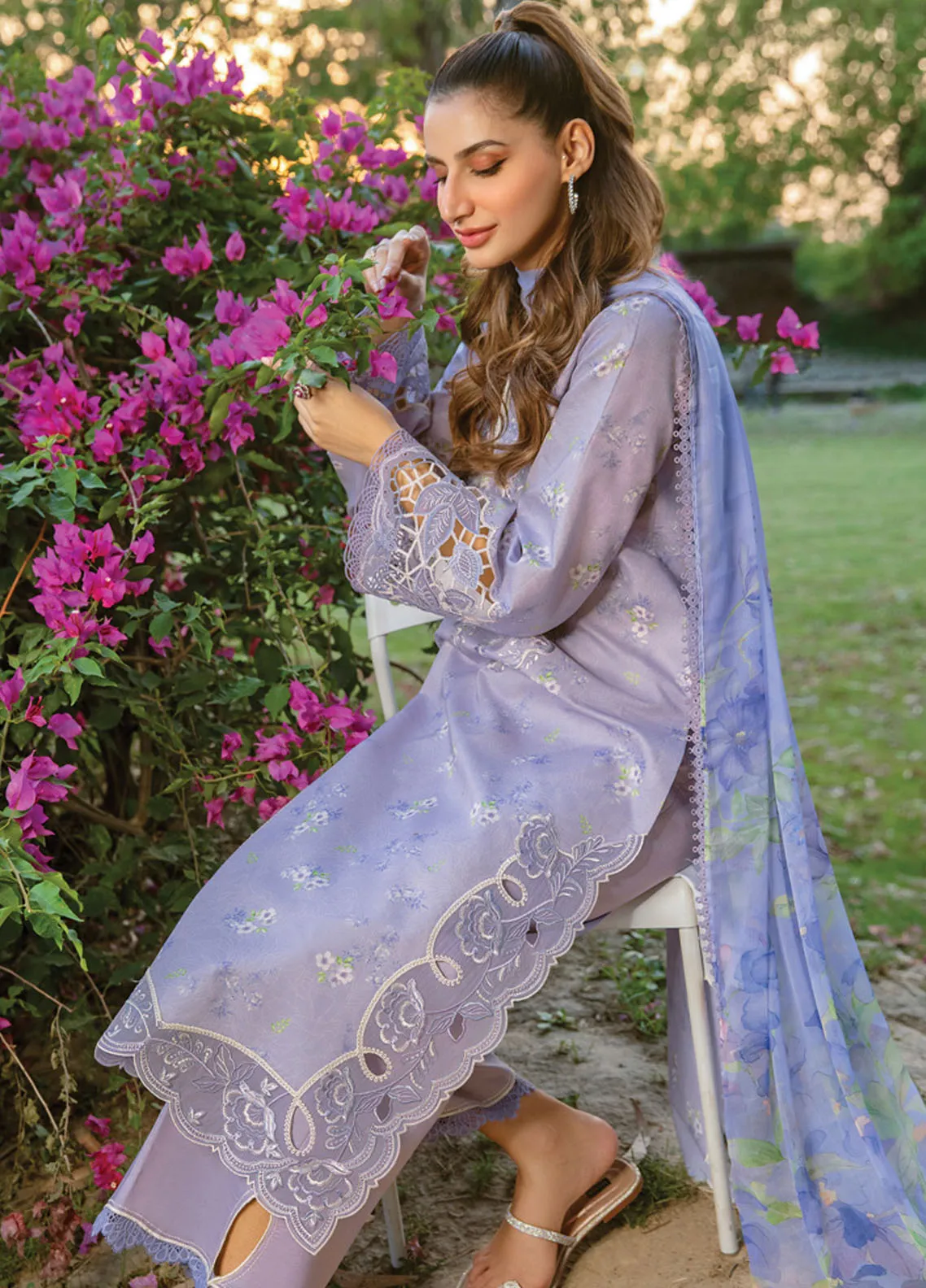 Carnation By Rang Rasiya | D-03 - Image 4