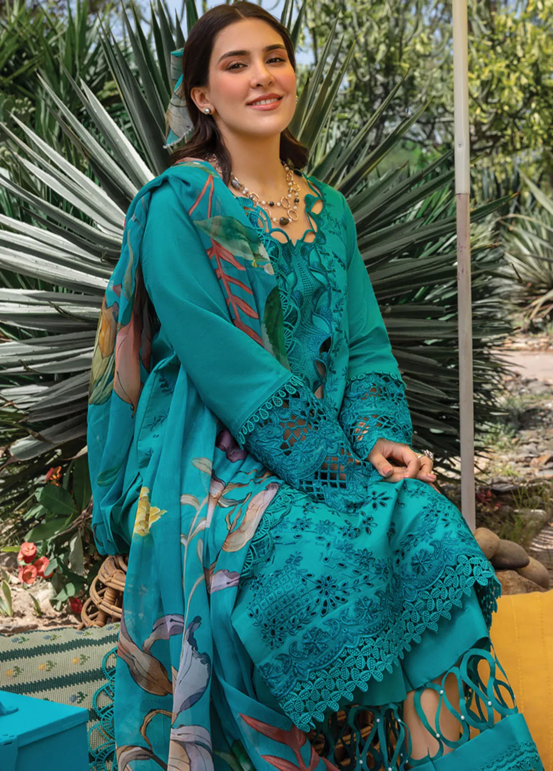 Carnation By Rang Rasiya | D-08 - Image 2