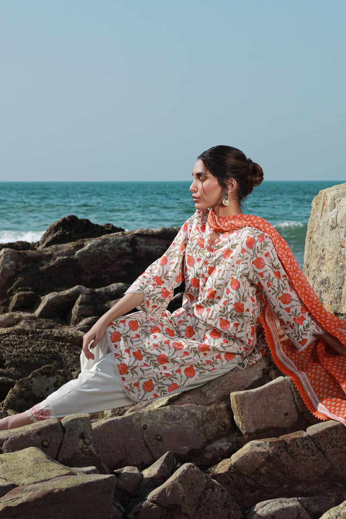 Sana Safinaz Mahay Lawn 2024 | H241-002B-BI (GZ-17) - Image 3