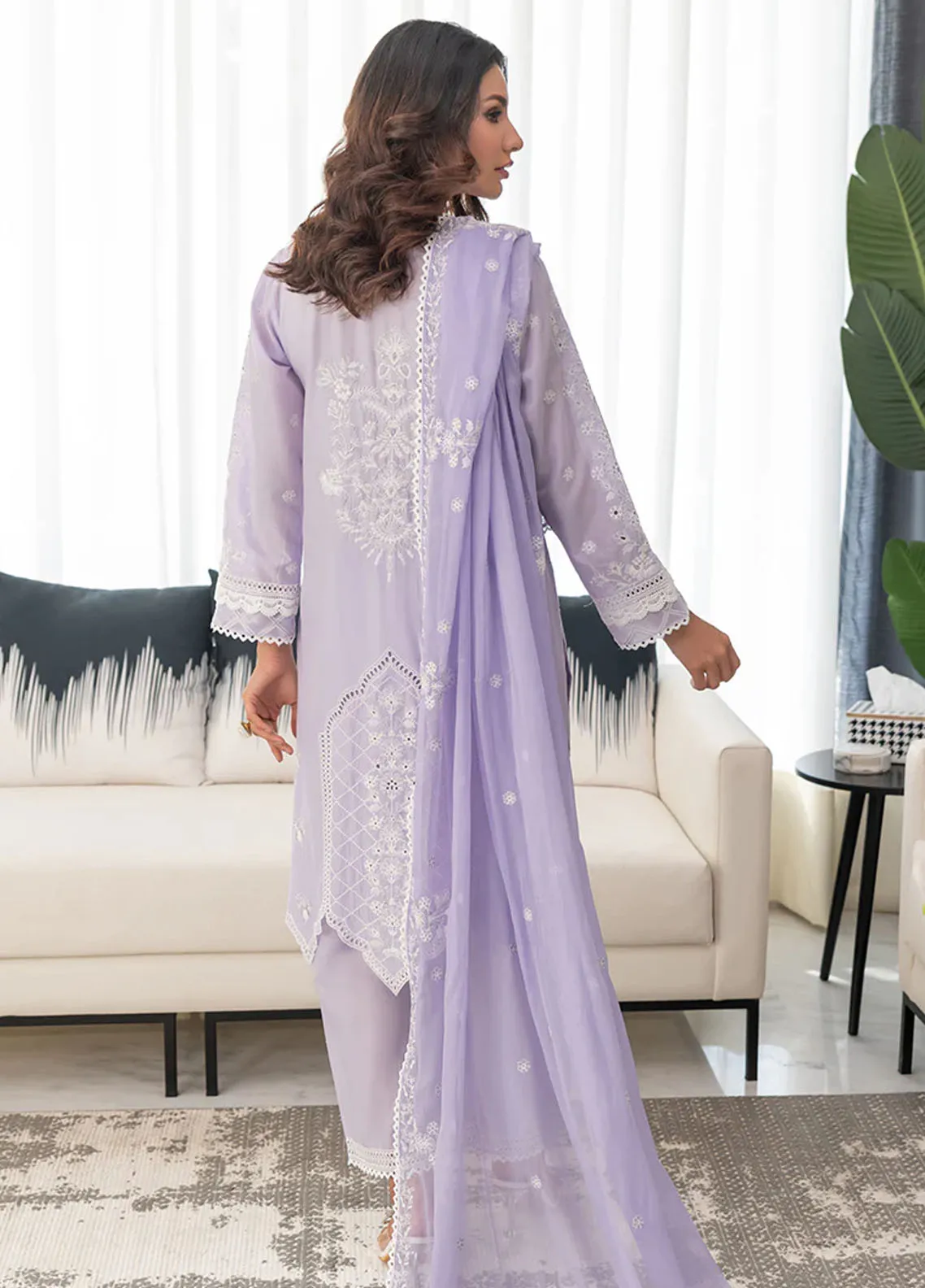 Mehro Maah By Addee Embroidered Lawn 2024 | AD24M USA-1060 - Image 4
