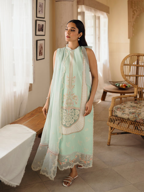 Alternative view of Yards Summer Soirée Luxury Lawn’24 | Isla
