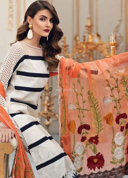 Charizma Embroidered Lawn 3 Piece Suit CRZ19L 05 - Image 2